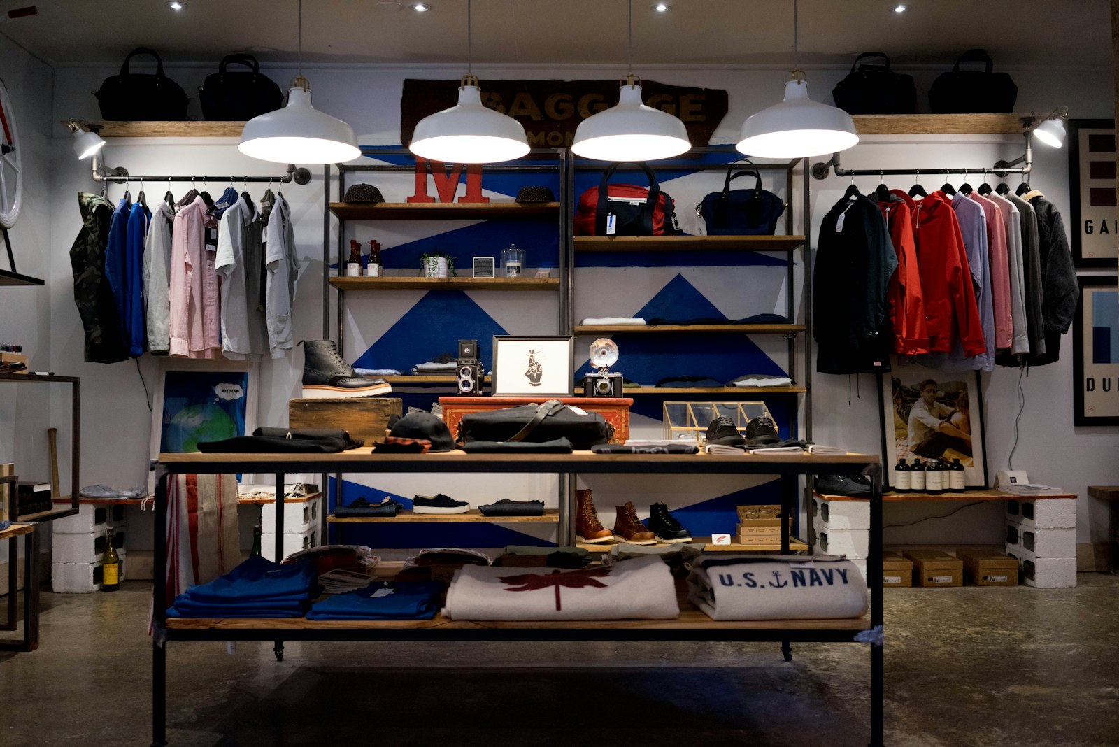 Retail shopping environment